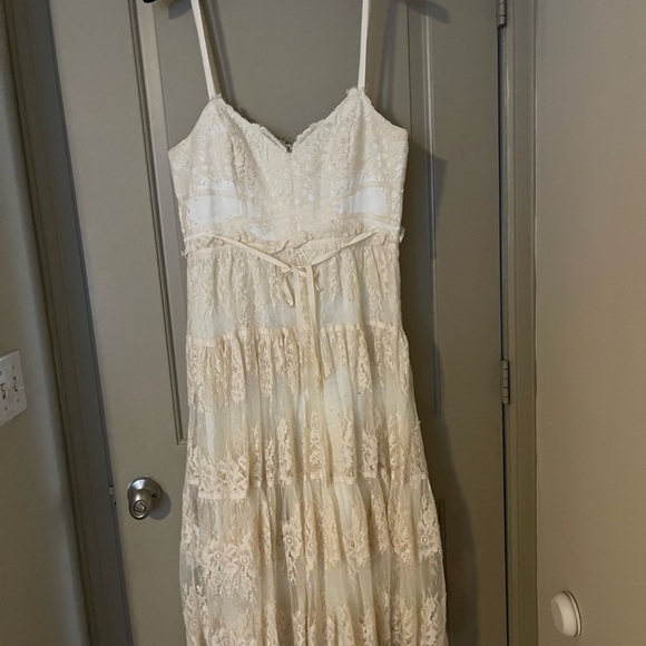 cinq a sept Gardenia Lace Dress in Cream - Picture 4 of 5
